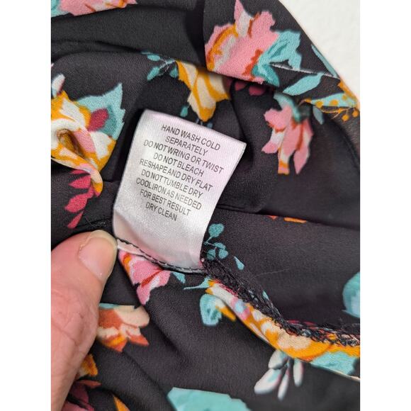 Pink Rose Vintage Large Faux Wrap Tank w/Vibrant Floral Print - Picture 10 of 10